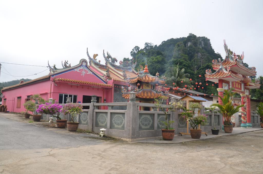 Country House Pulai Holiday Village Гуа-Мусанг Екстер'єр фото